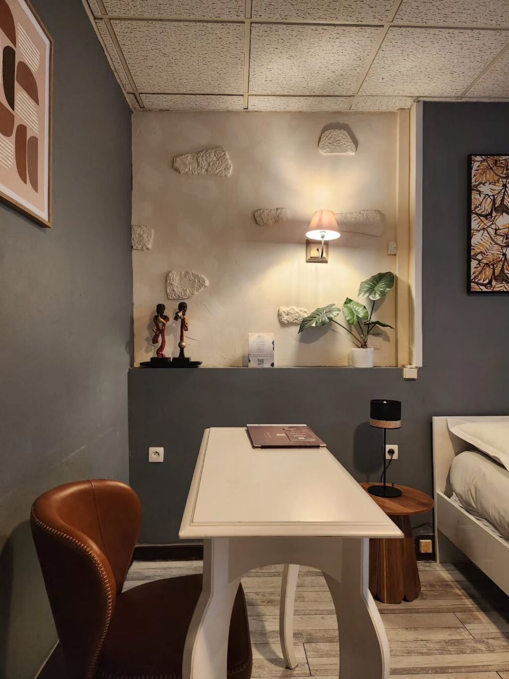 Instagram post from arianehotel_vichy. This post is in position 1.