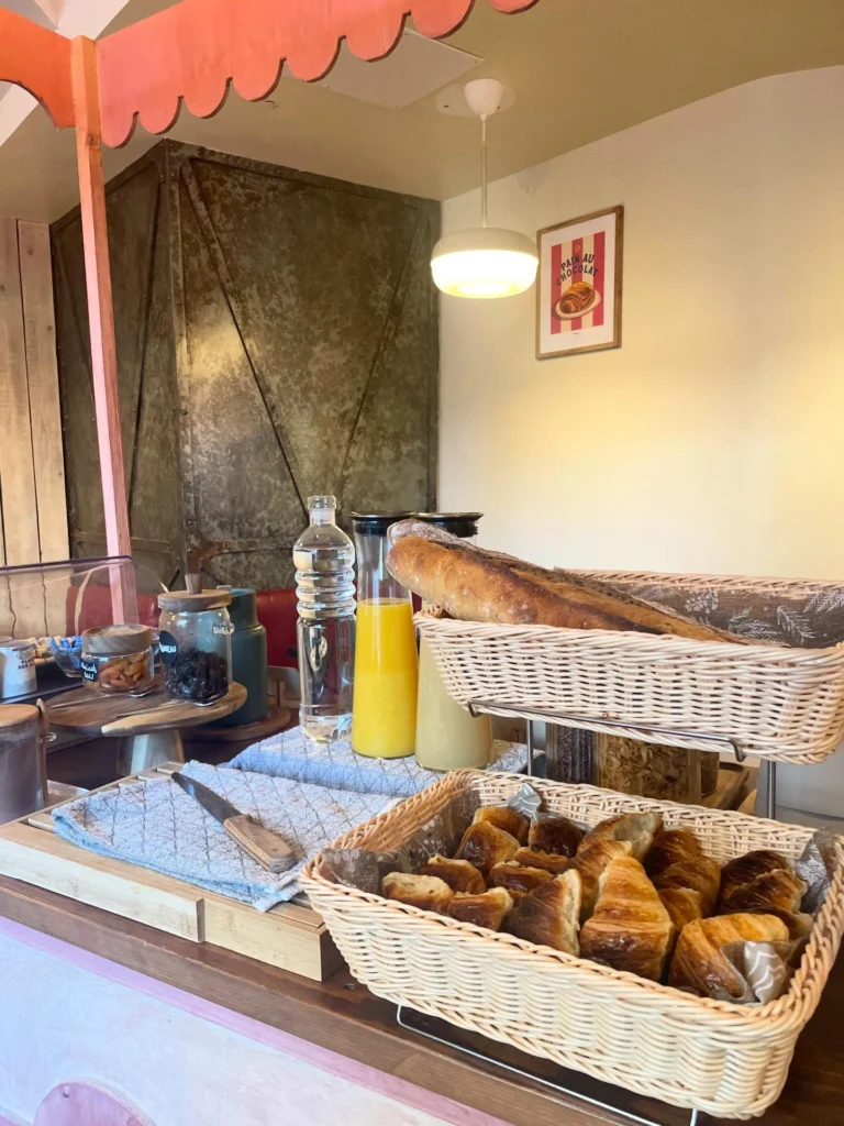 Instagram post from arianehotel_vichy. This post is in position 0.